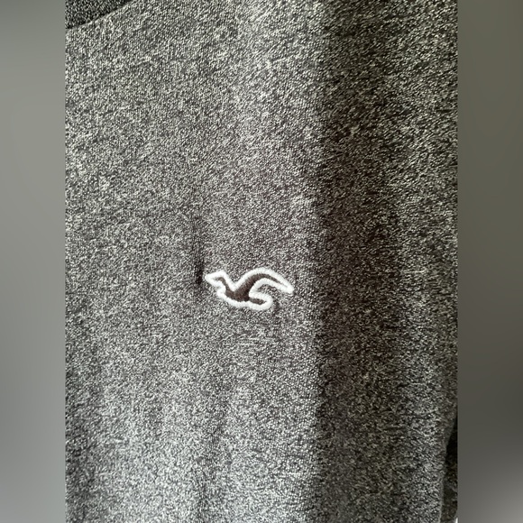 ⭐️see package deal* Hollister curved hem tshirt men’s XS - Picture 4 of 8